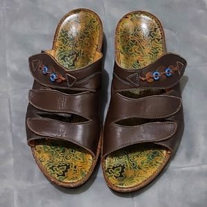 Think! Leather Sandals